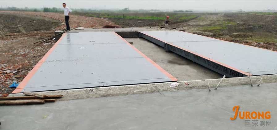 <b>12米120噸地磅（2節秤體）</b>